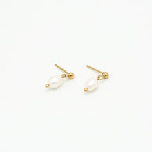 Afbeelding in Gallery-weergave laden, Pearl Earrings - Gold
